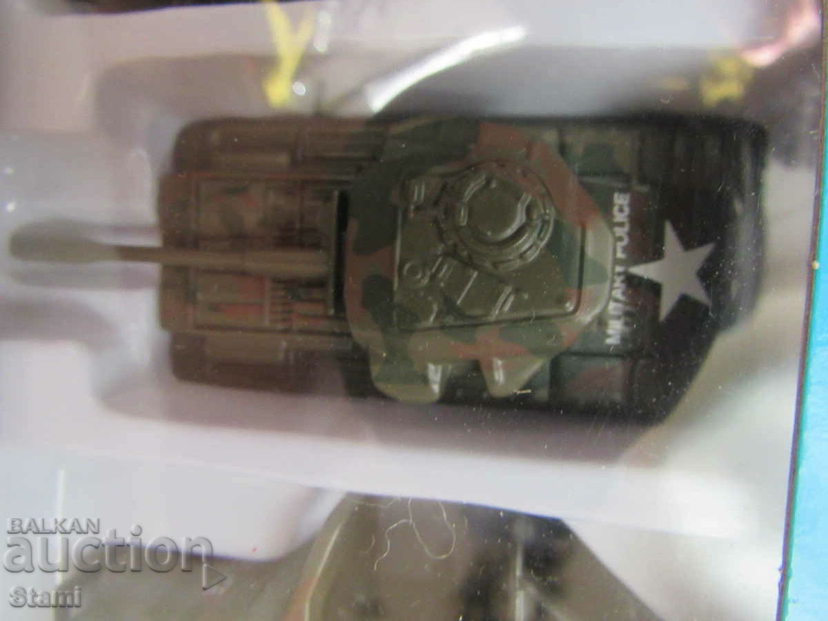 Set of 5 military vehicles - children's toy - 6 Set of 5 military vehicles - children's toy - 6