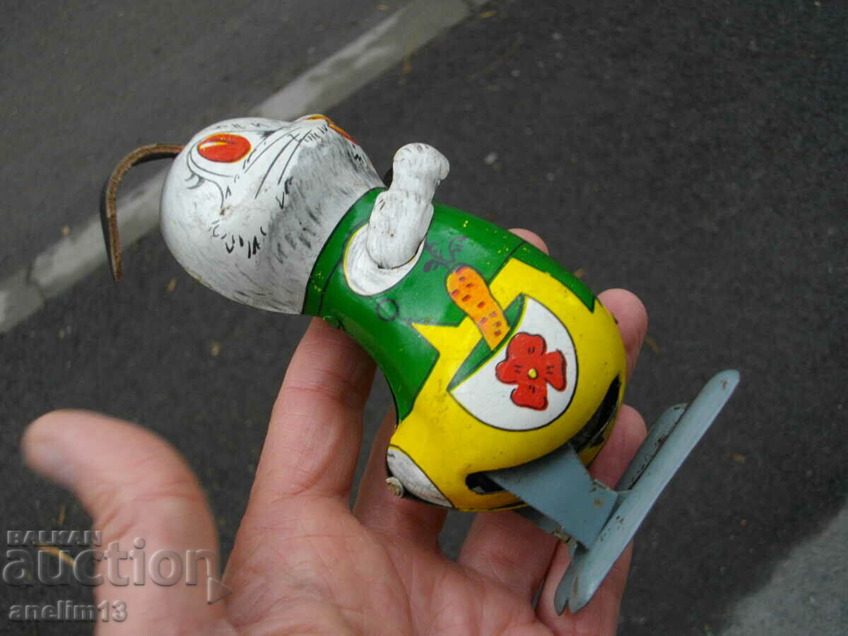 Delivery of OLD MECHANICAL BUNNY BUNNY TIN TOY Delivery of OLD MECHANICAL BUNNY BUNNY TIN TOY
