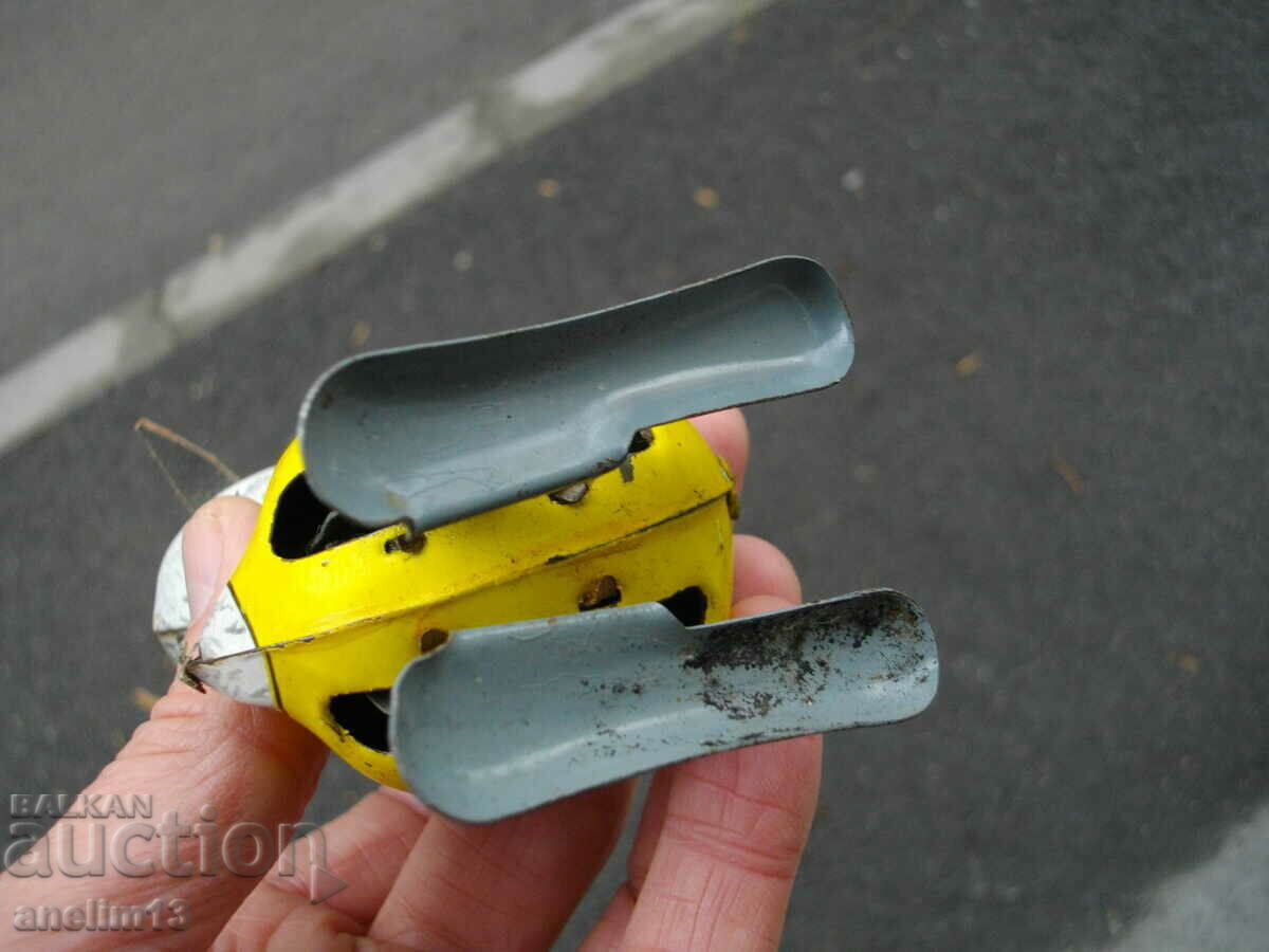 OLD MECHANICAL BUNNY BUNNY TIN TOY - 7 OLD MECHANICAL BUNNY BUNNY TIN TOY - 7