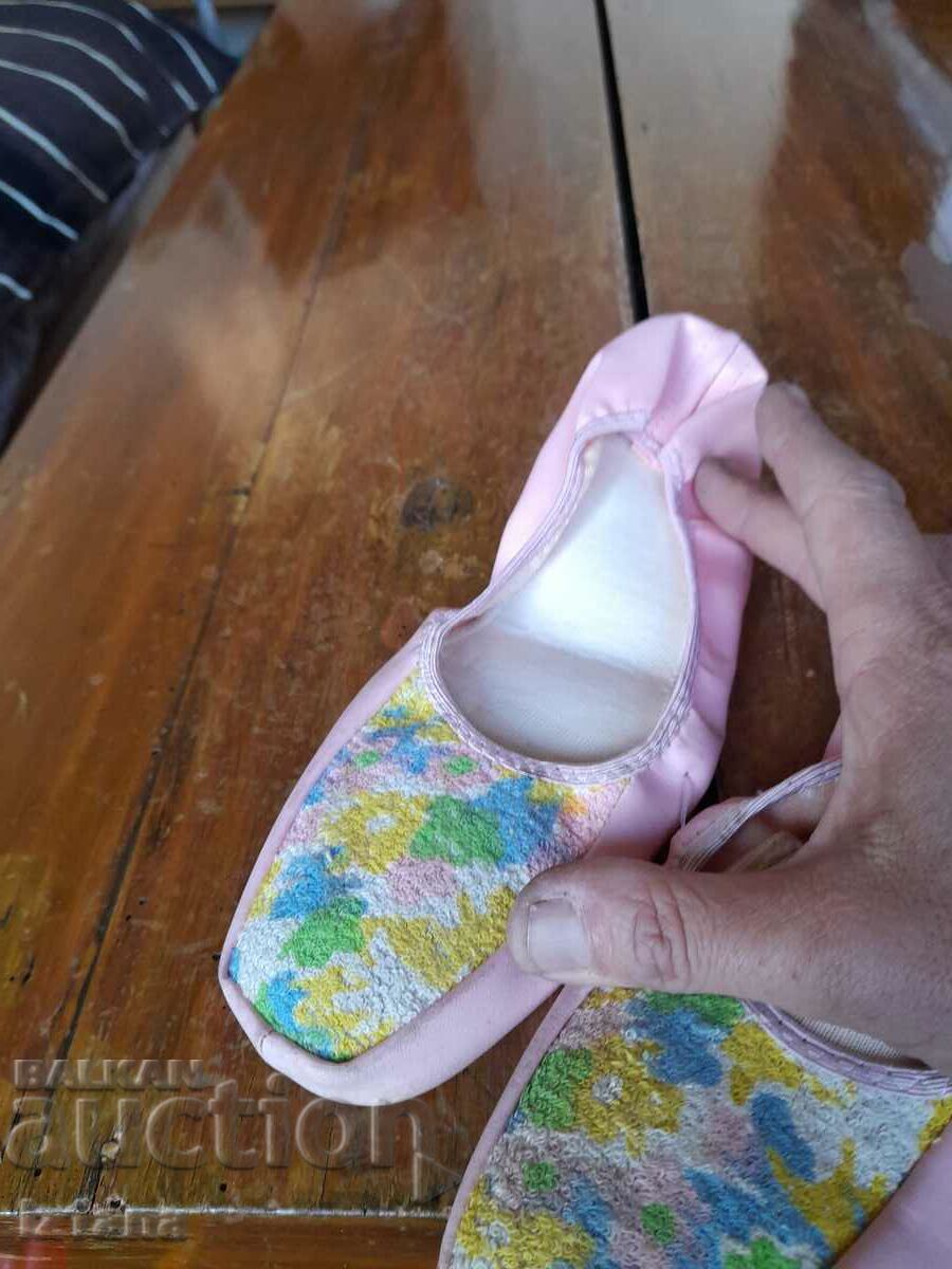 Licitație Unghii vechi