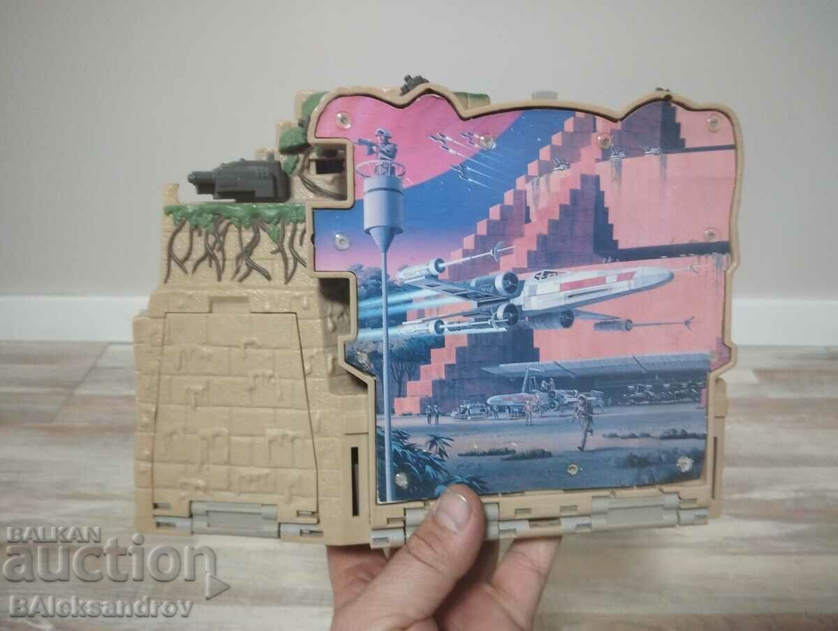 Old collectible Star Wars toy with price 28.00 BGN | € 14.32 Old collectible Star Wars toy with price 28.00 BGN | € 14.32