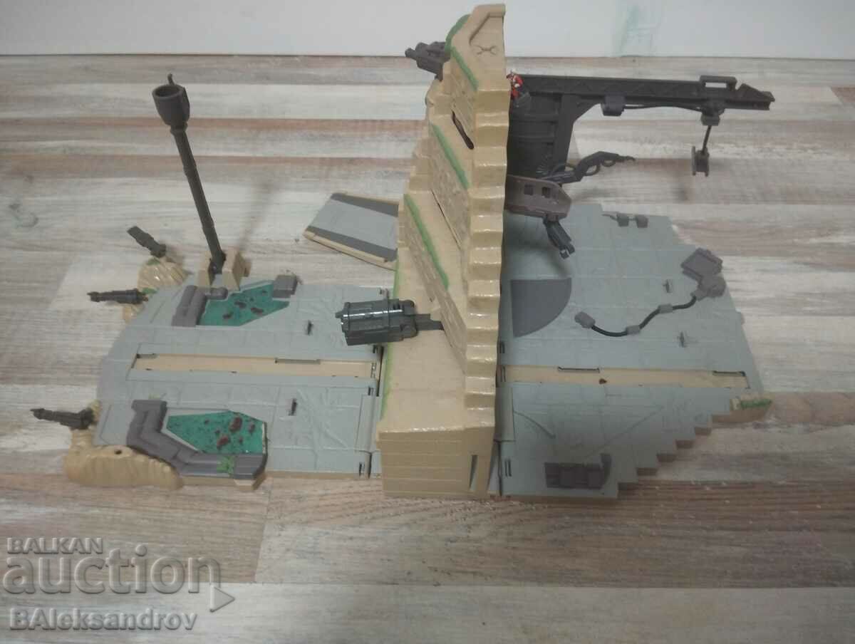 Delivery of Old collectible Star Wars toy Delivery of Old collectible Star Wars toy