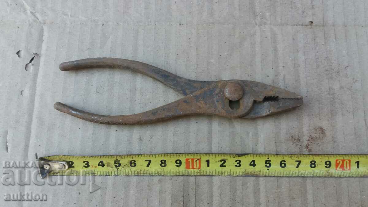 SOC. MASSIVE PLIERS with price 2.99 BGN | € 1.53 SOC. MASSIVE PLIERS with price 2.99 BGN | € 1.53