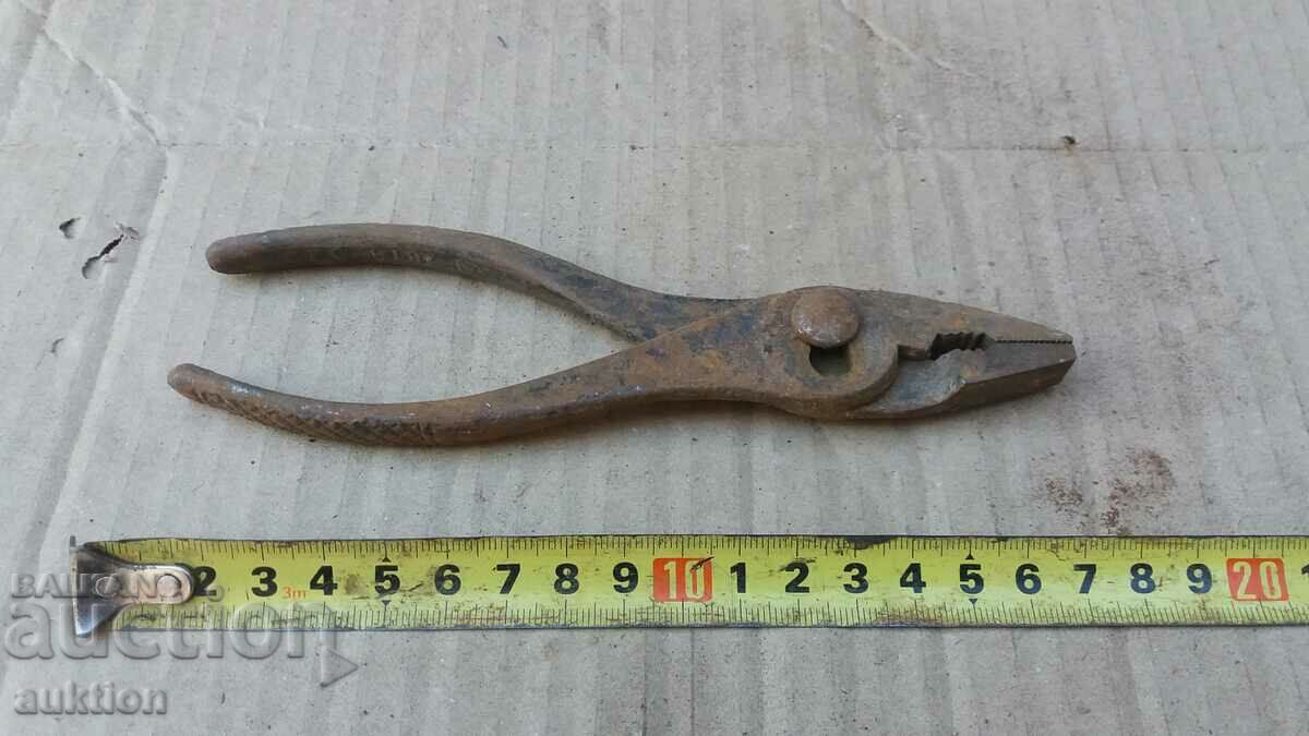 Auction SOC. MASSIVE PLIERS Auction SOC. MASSIVE PLIERS