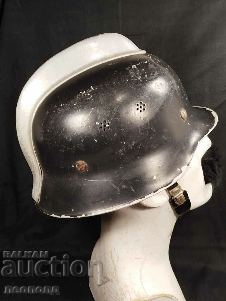 Delivery of OLD GERMAN FIREMAN HELMET HELMET Delivery of OLD GERMAN FIREMAN HELMET HELMET