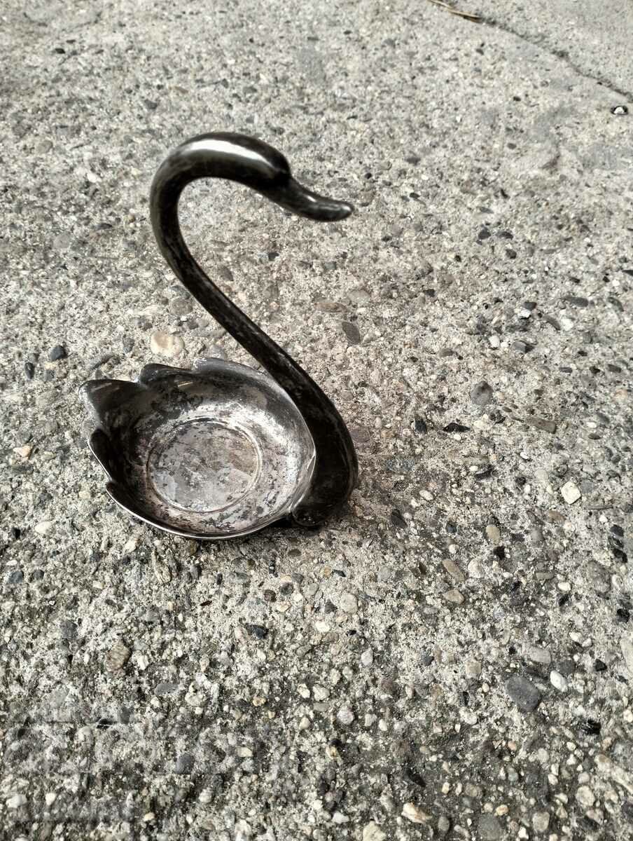 Ένας ασημένιος κύκνος