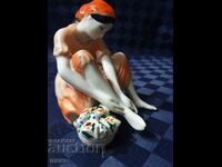 Fine porcelain figure