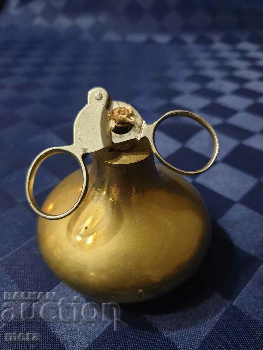 Auction Brass spirit lamp with original extinguishing device Auction Brass spirit lamp with original extinguishing device