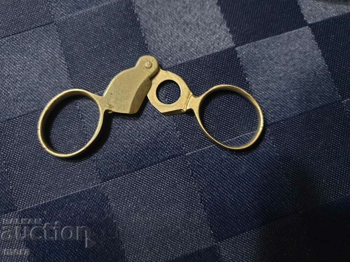 Delivery of Brass spirit lamp with original extinguishing device Delivery of Brass spirit lamp with original extinguishing device