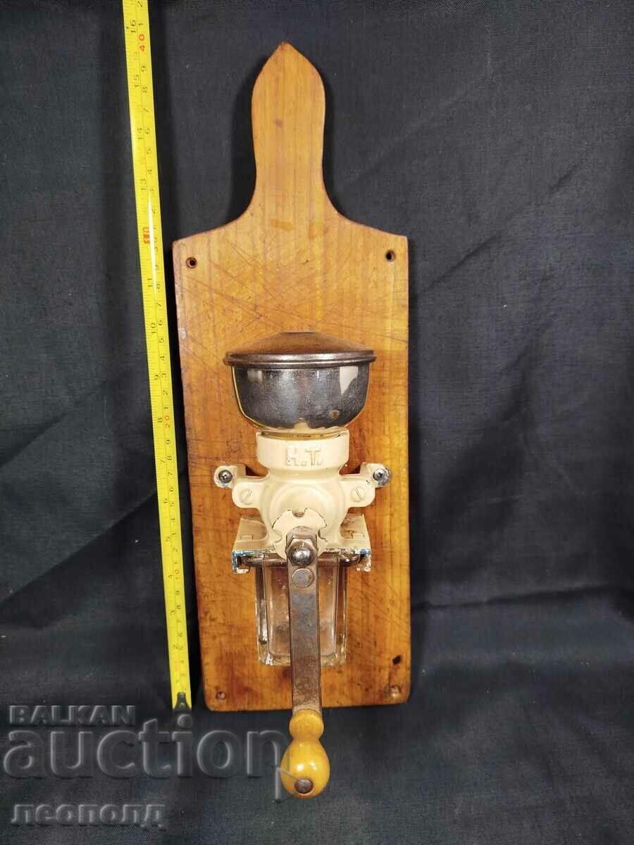 СТАРА РЕТРО МЕЛНИЦА ЗА КАФЕ РЪЧНА КАФЕМЕЛАЧКА ЗА СТЕНА - 7 СТАРА РЕТРО МЕЛНИЦА ЗА КАФЕ РЪЧНА КАФЕМЕЛАЧКА ЗА СТЕНА - 7