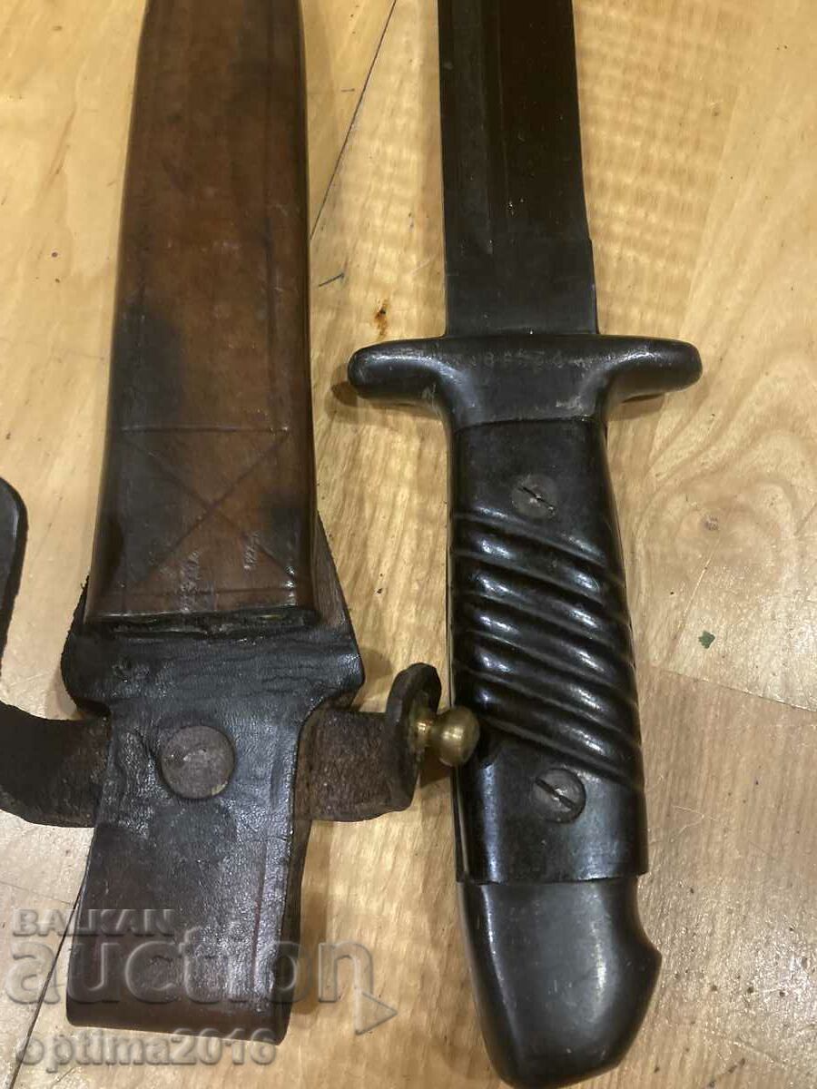 Auction Knife of the day Auction Knife of the day