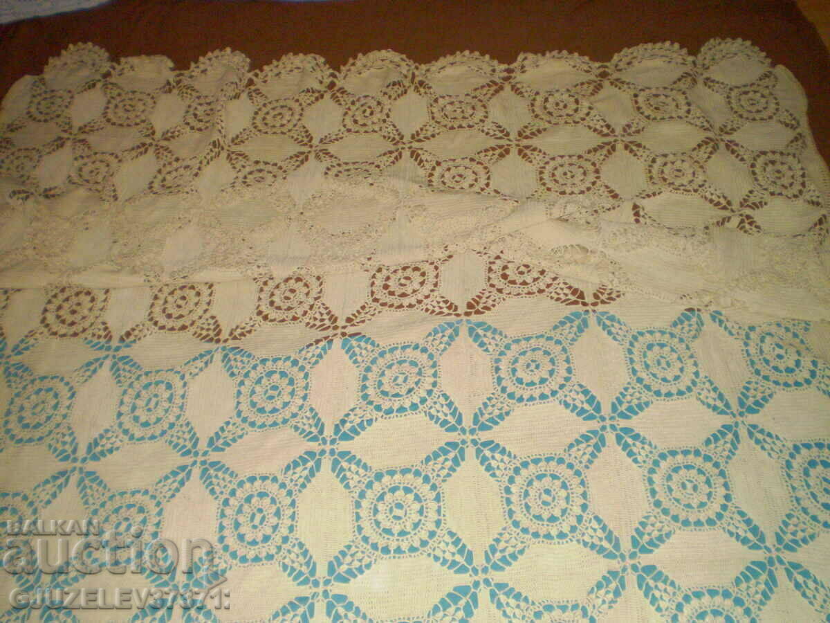 Vintich hand knitted bedspread with price 399.99 BGN | € 204.51