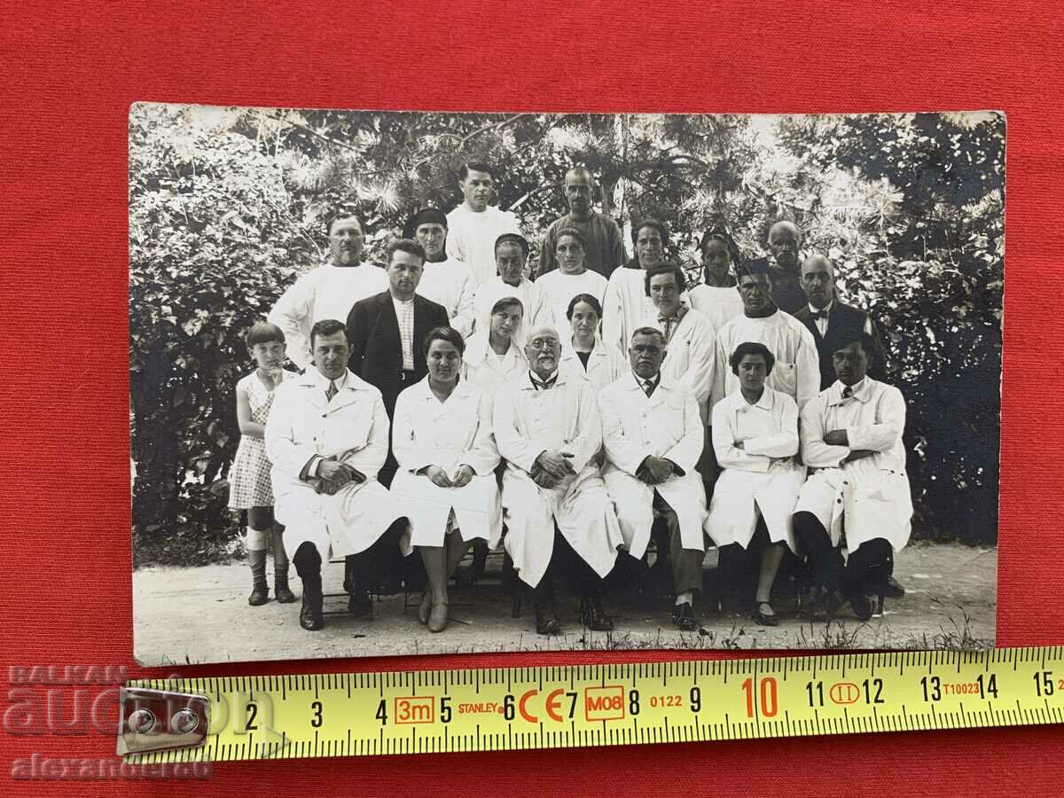 Delivery of Doctors old photo