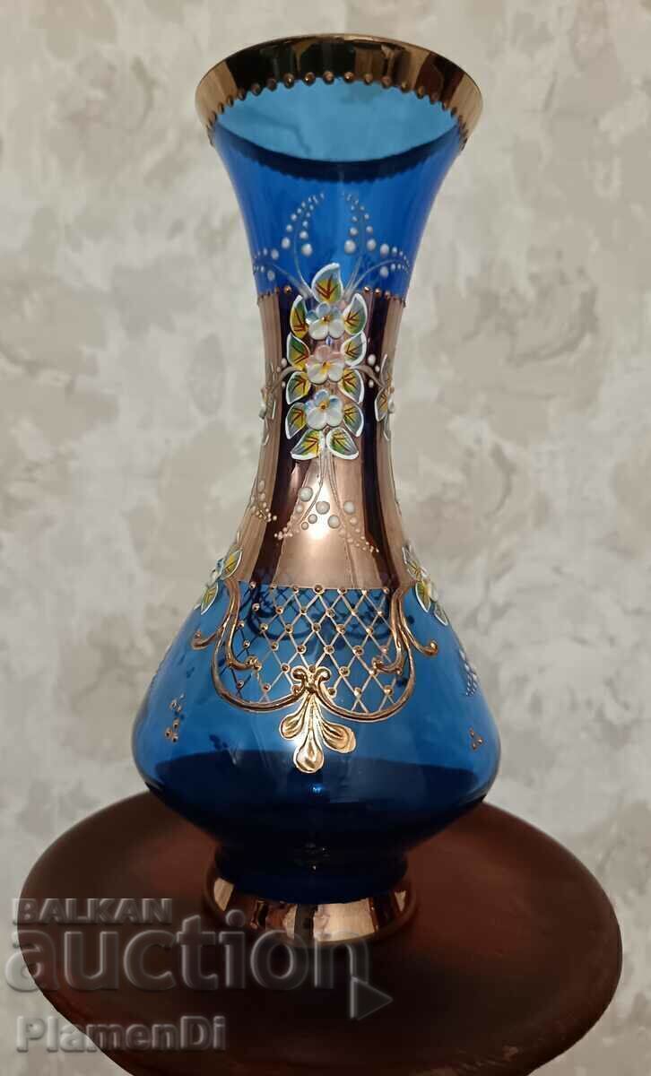 Ενα βάζο με τιμή 80.00 BGN | € 40.90 Ενα βάζο με τιμή 80.00 BGN | € 40.90