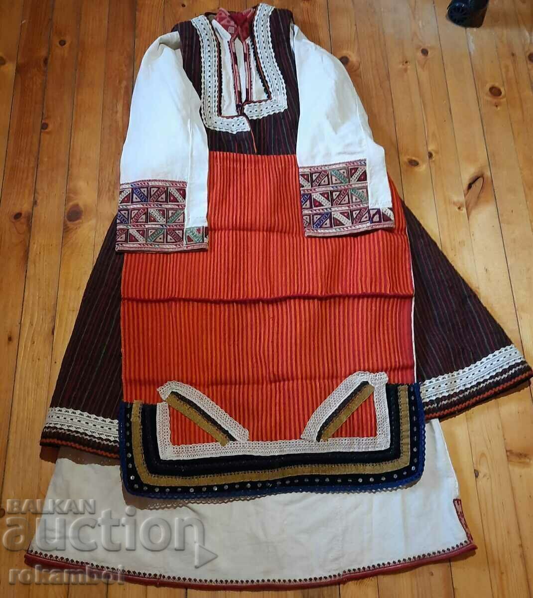Costum macedonean autentic cu preț € 760.00 | 1486.44 BGN Costum macedonean autentic cu preț € 760.00 | 1486.44 BGN