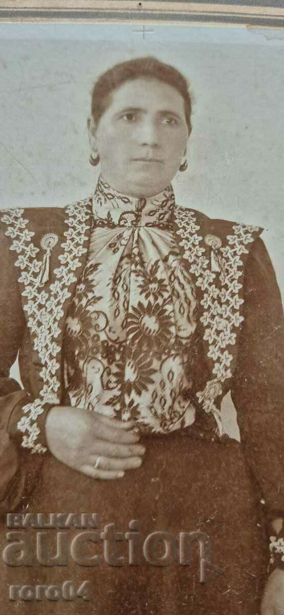 Auction GIRL - DRESS - CITY COSTUME - D. ZHILKOV Auction GIRL - DRESS - CITY COSTUME - D. ZHILKOV