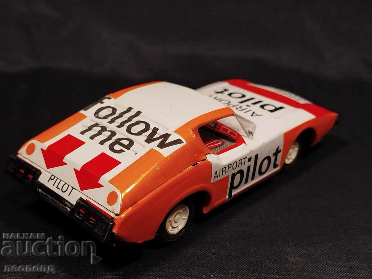 Delivery of OLD RETRO SOC GDR EHRI DDR SHEET METAL TOY CAR