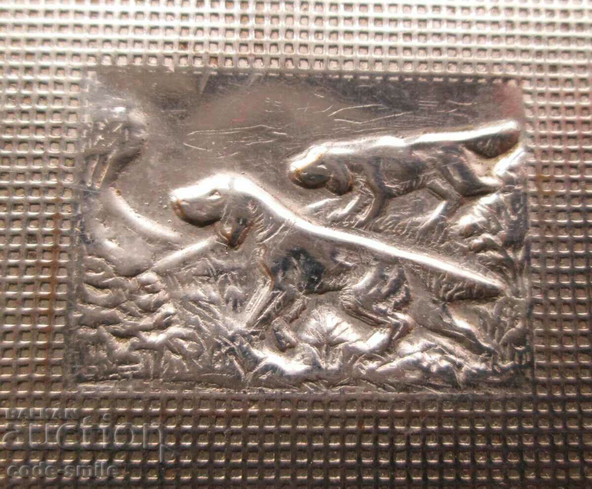 Old snuffbox with hunting dogs hunter in the Kingdom of Bulgaria with price 80.00 BGN | € 40.90 Old snuffbox with hunting dogs hunter in the Kingdom of Bulgaria with price 80.00 BGN | € 40.90