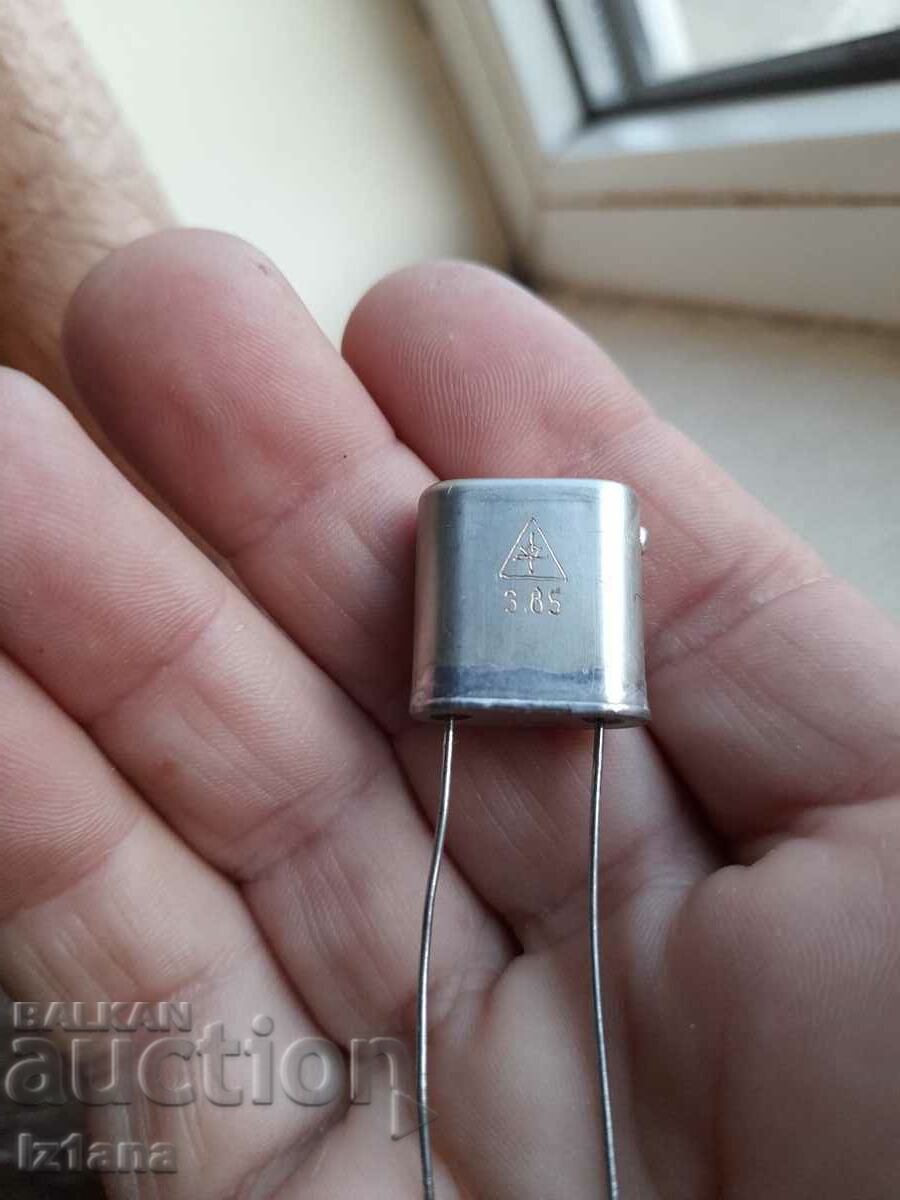 Old quartz generator 1000 Khz - 6 Old quartz generator 1000 Khz - 6