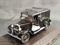 1/43 METAL TRUCK SCALE MODEL AUSTIN LOW LOADER TAXI