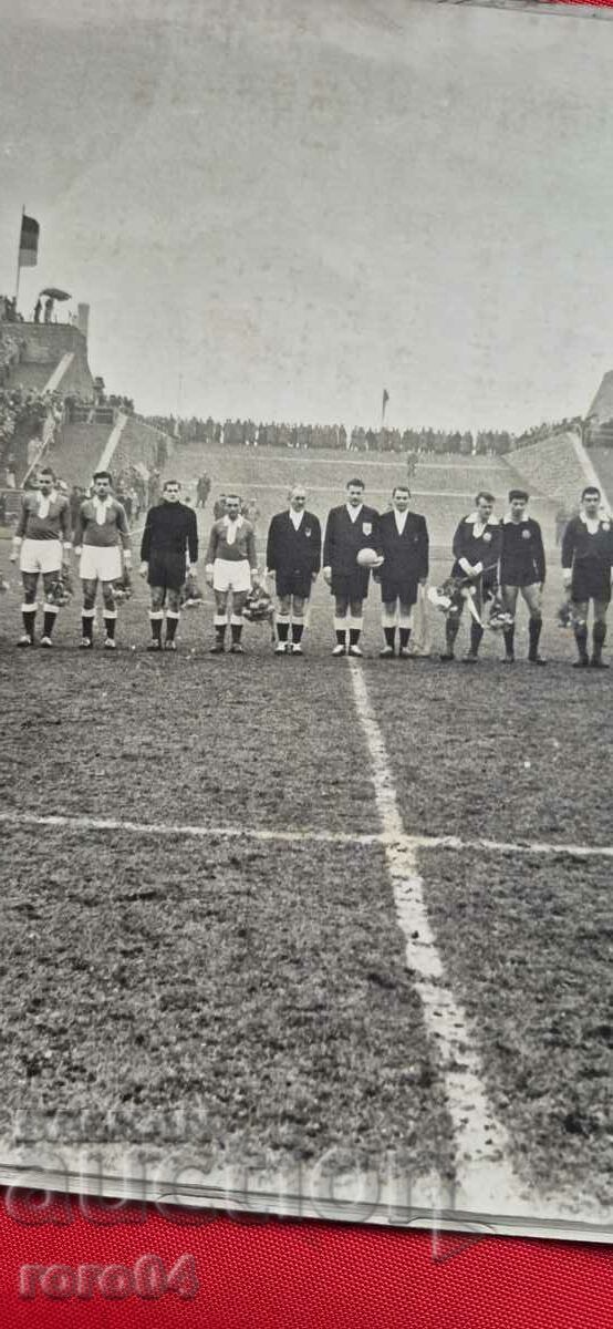 Παράδοση ΒΕΡΟΛΙΝΟ - ΟΜΑΔΕΣ ΠΟΔΟΣΦΑΙΡΟΥ - Β' Παγκόσμιος Πόλεμος Παράδοση ΒΕΡΟΛΙΝΟ - ΟΜΑΔΕΣ ΠΟΔΟΣΦΑΙΡΟΥ - Β' Παγκόσμιος Πόλεμος