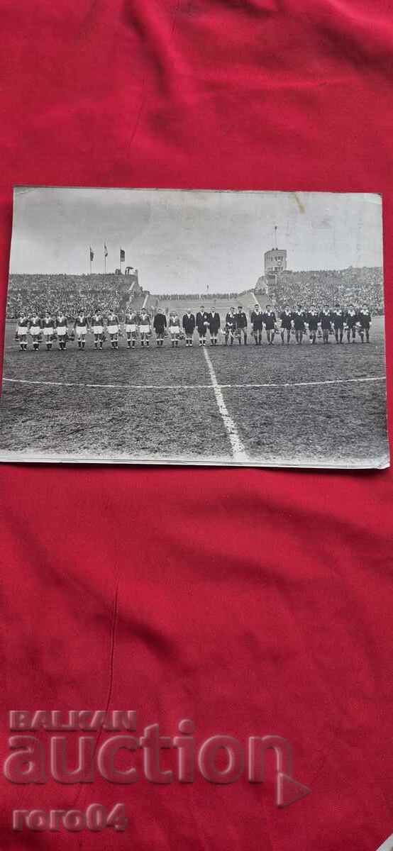 BERLIN - FOOTBALL TEAMS - WW II