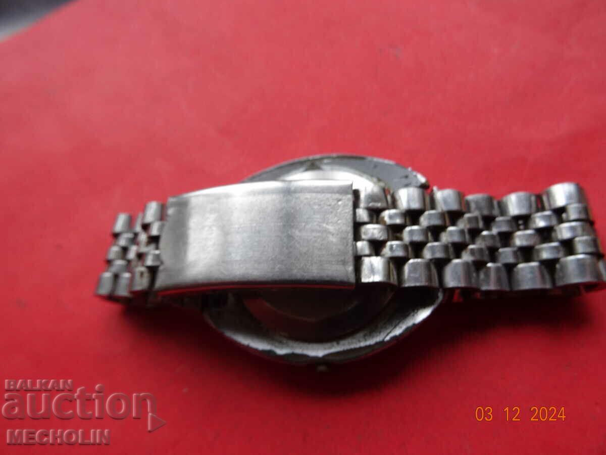 Auction OLD RUSSIAN COLLECTIBLE ROCKET WATCH Auction OLD RUSSIAN COLLECTIBLE ROCKET WATCH