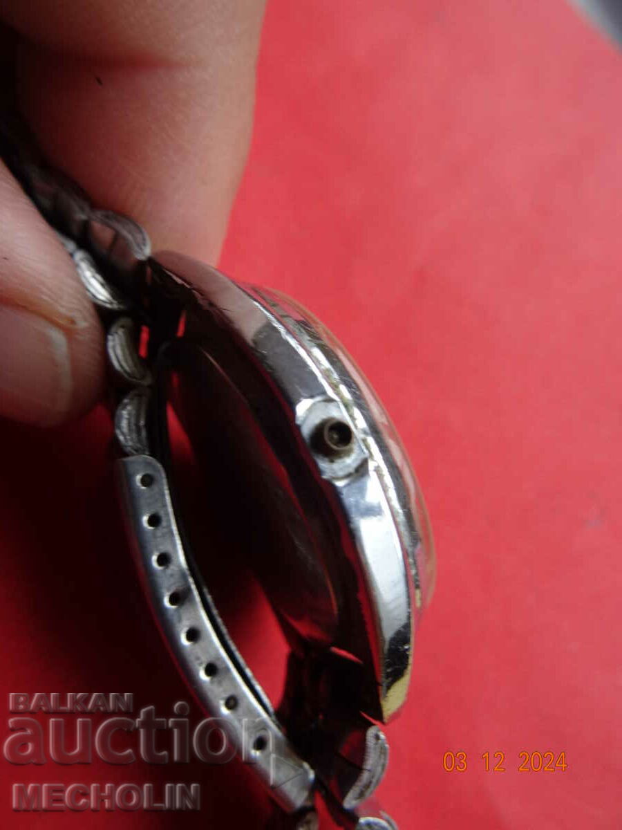 OLD RUSSIAN COLLECTIBLE ROCKET WATCH - 6 OLD RUSSIAN COLLECTIBLE ROCKET WATCH - 6