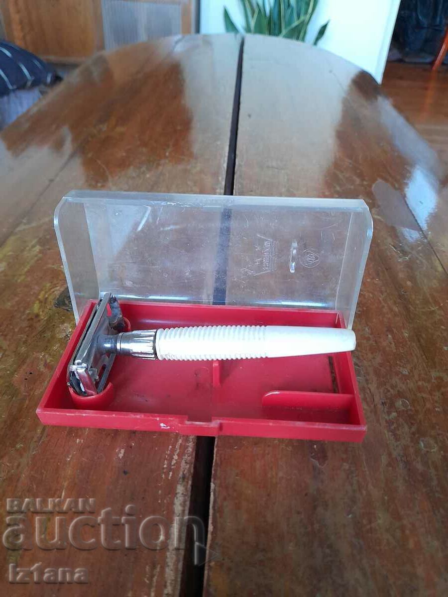 Old WT Zamet razor with price 32.00 BGN | € 16.36