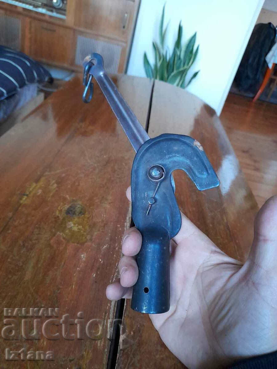 Old tool for cutting, trimming branches with price 43.00 BGN | € 21.99 Old tool for cutting, trimming branches with price 43.00 BGN | € 21.99