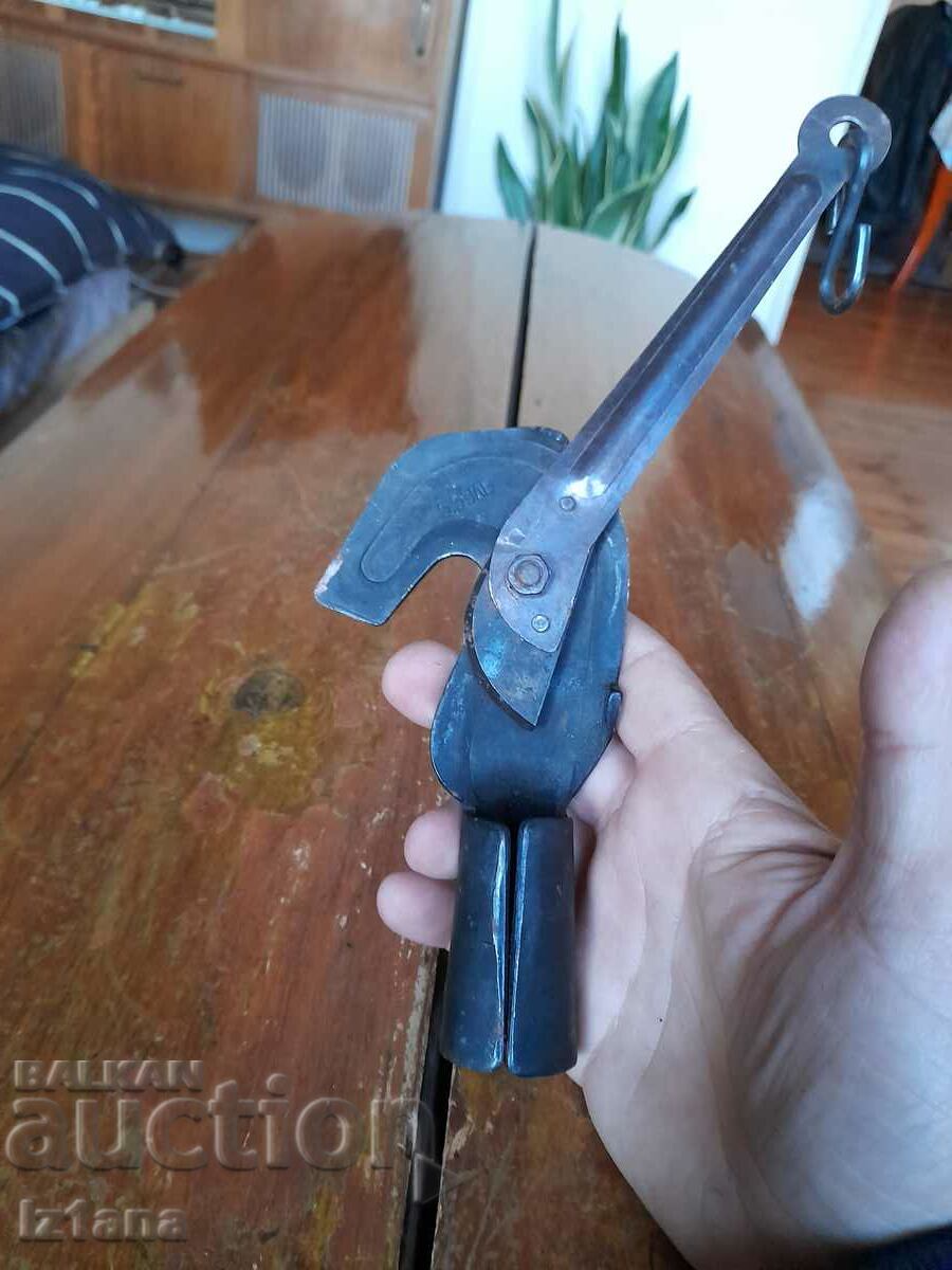 Auction Old tool for cutting, trimming branches Auction Old tool for cutting, trimming branches