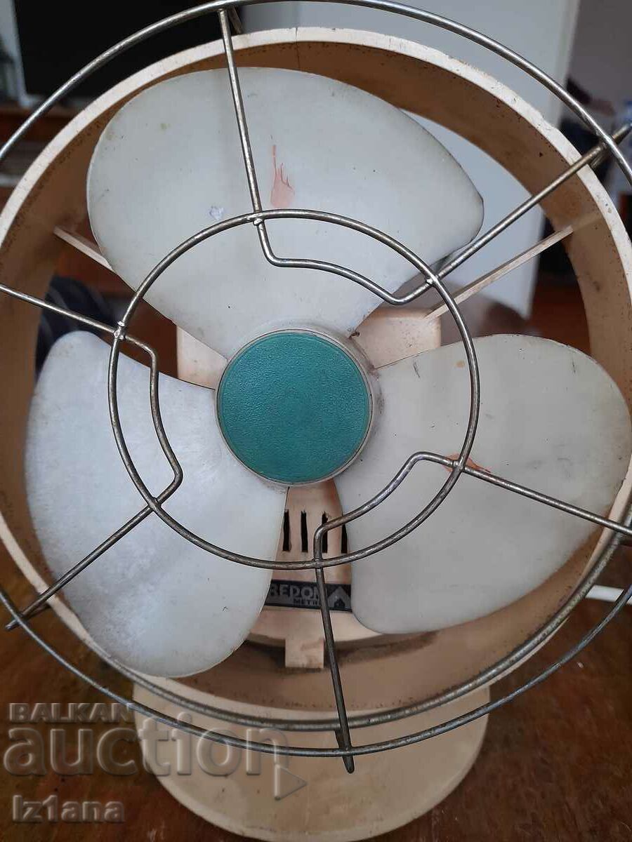 Vechiul ventilator PREDOM cu preț 27.00 BGN | € 13.80