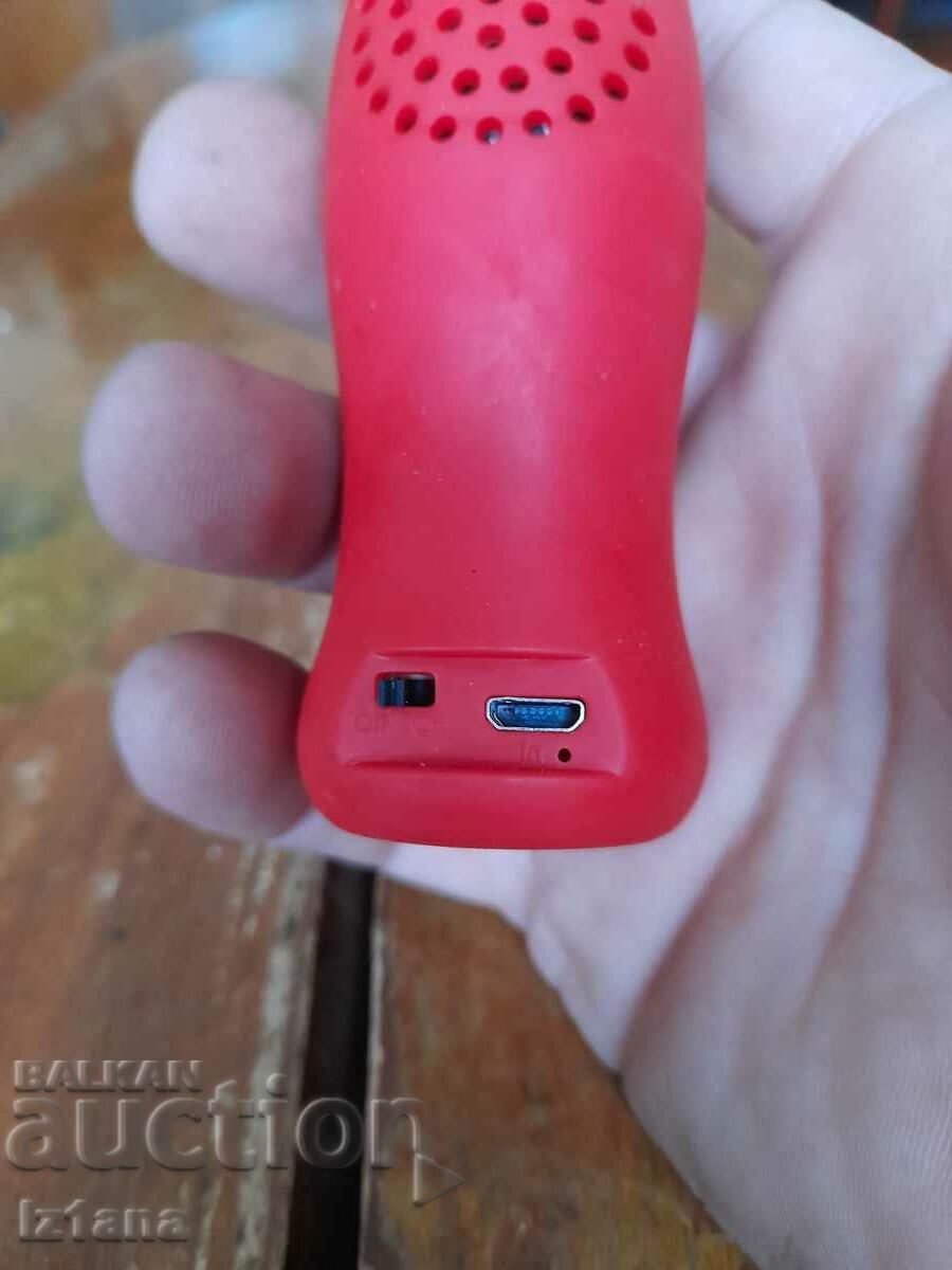 Delivery of Old Coca Cola column, Coca Cola