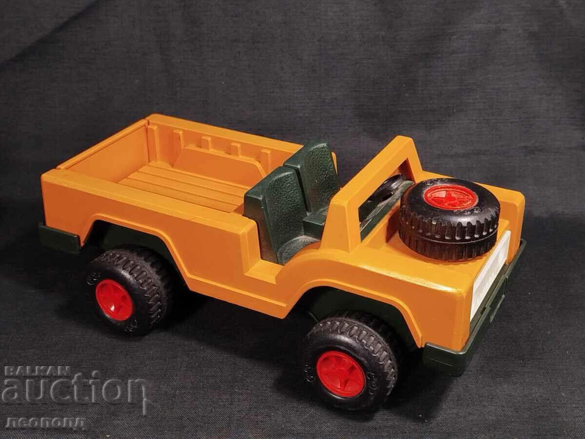 JUCĂRIE VECHE RETRO PLASTIC SAFARI JEEP FISHER-PRICE SUA cu preț 30.00 BGN | € 15.34 JUCĂRIE VECHE RETRO PLASTIC SAFARI JEEP FISHER-PRICE SUA cu preț 30.00 BGN | € 15.34