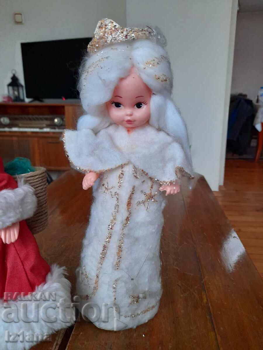 Old Santa and Snow White with price 85.00 BGN | € 43.46