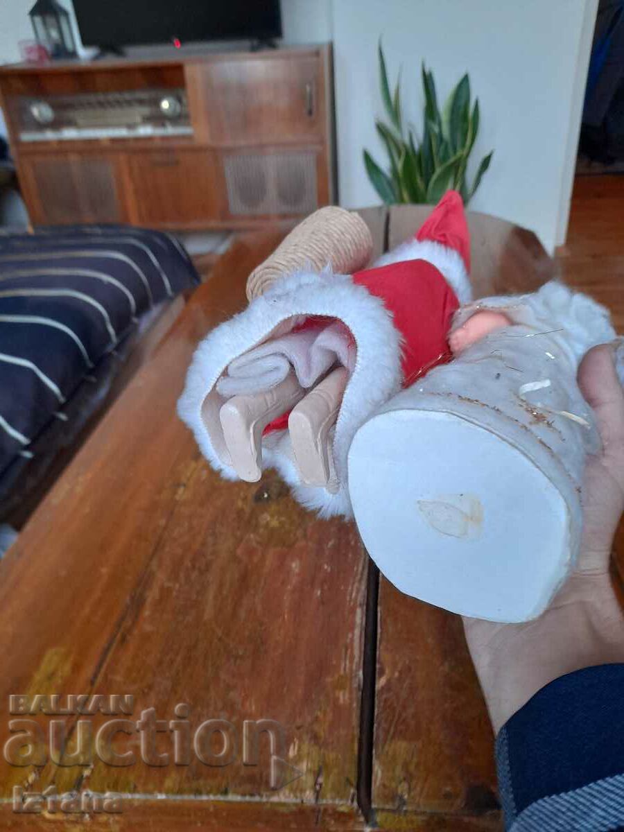 Old Santa and Snow White - 6