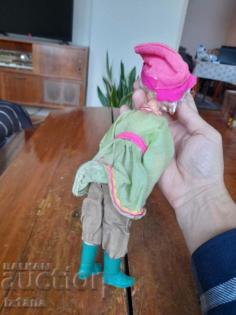 Livrarea Păpușă veche Livrarea Păpușă veche