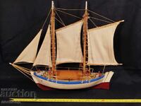 OLD RETRO WOODEN MODEL MODEL BOAT SAILING SHIP