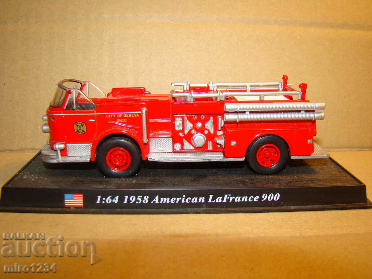 BZC 1/64 AMERICAN 1958 FIRE TRUCK MODEL TOY