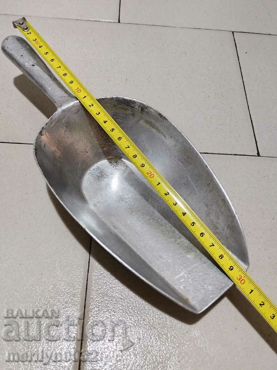 Delivery of Metal spatula for bulk products and raw materials Delivery of Metal spatula for bulk products and raw materials