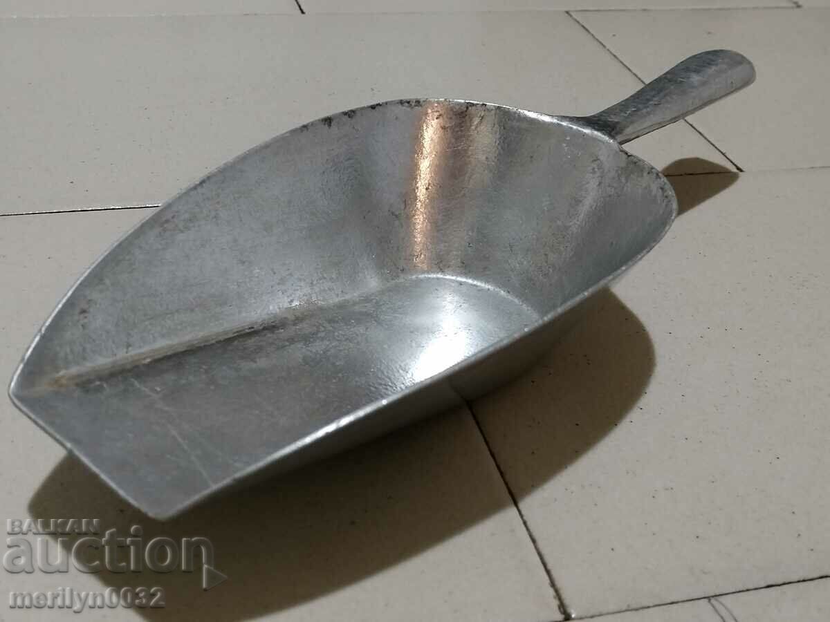 Metal spatula for bulk products and raw materials - 6 Metal spatula for bulk products and raw materials - 6