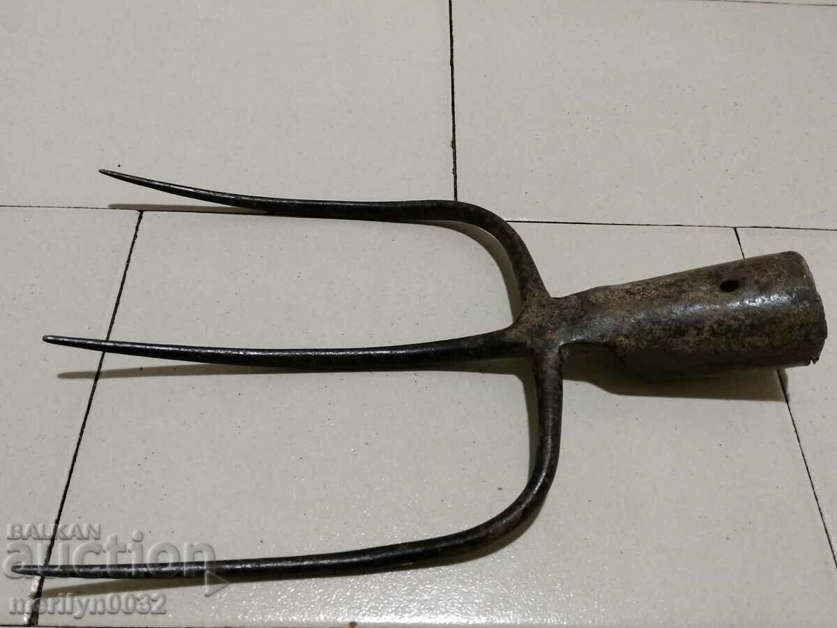 Auction Old cottage, wrought iron tool Auction Old cottage, wrought iron tool