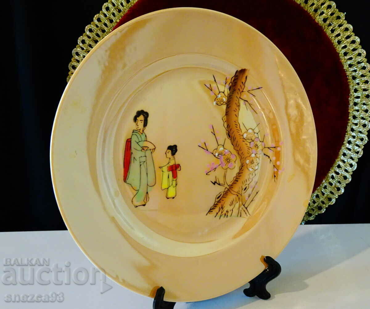 Farfurie din portelan japonez 18,5 cm. cu preț 12.00 BGN | € 6.14 Farfurie din portelan japonez 18,5 cm. cu preț 12.00 BGN | € 6.14