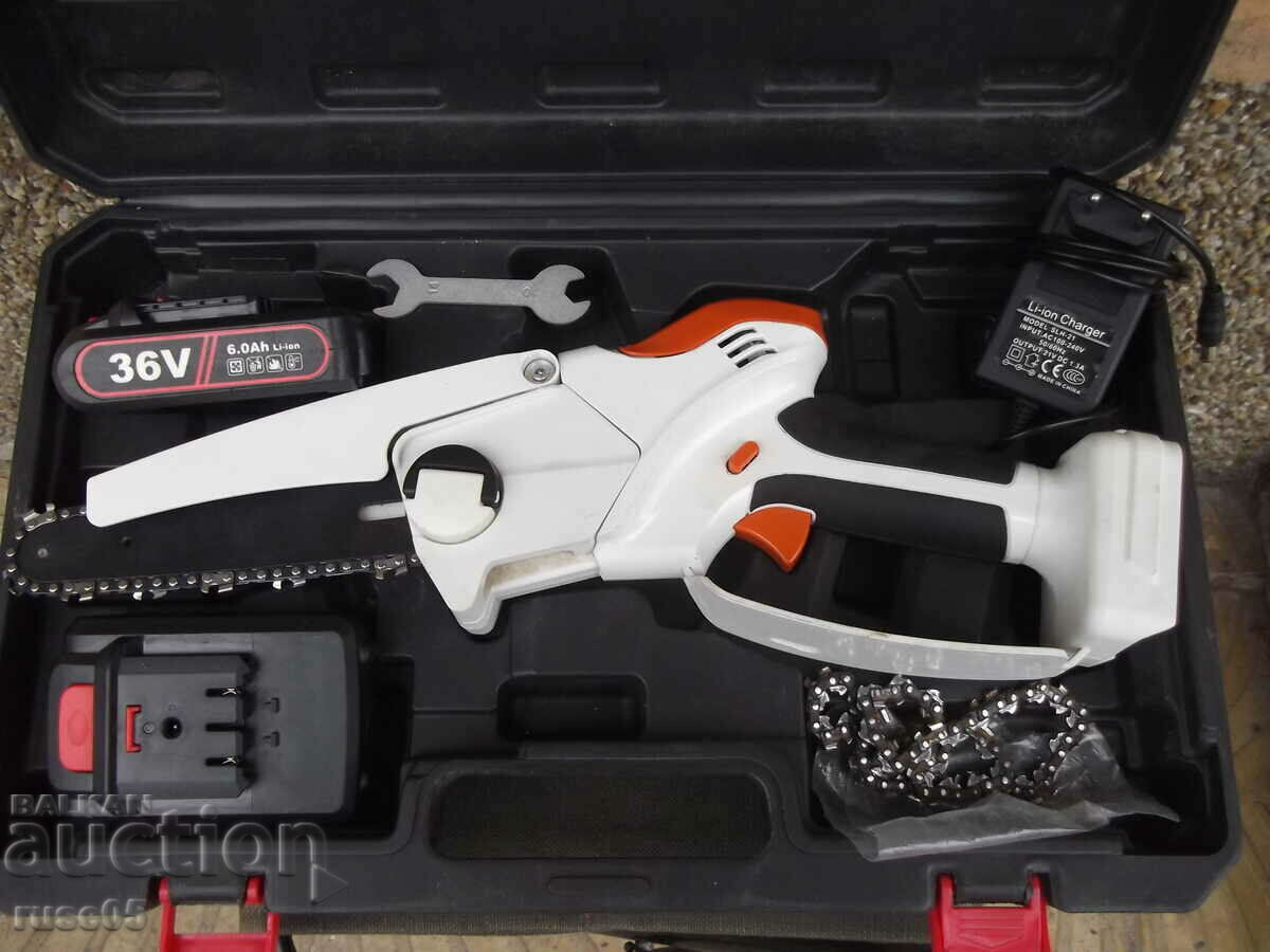 Ferăstrău / 36v, 6ah / lanț de baterie funcționează cu preț 90.00 BGN | € 46.02