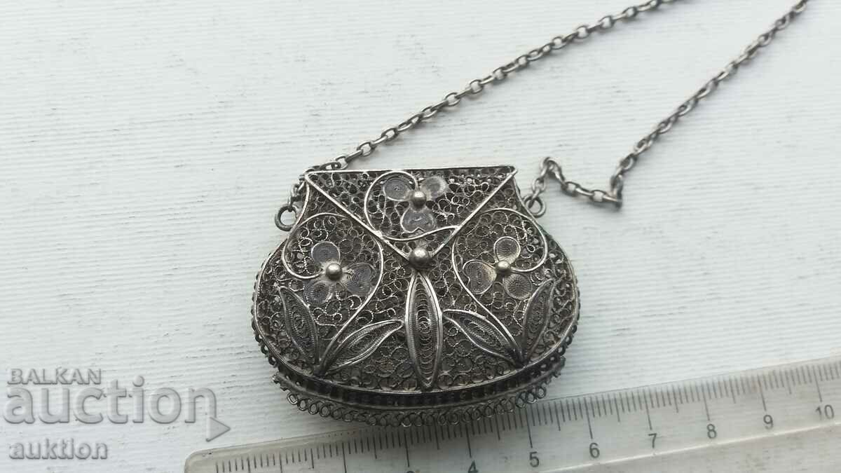 Auction MASSIVE SILVER WOMEN'S BAG FILIGRAN - SOUVENIR 30 GR Auction MASSIVE SILVER WOMEN'S BAG FILIGRAN - SOUVENIR 30 GR