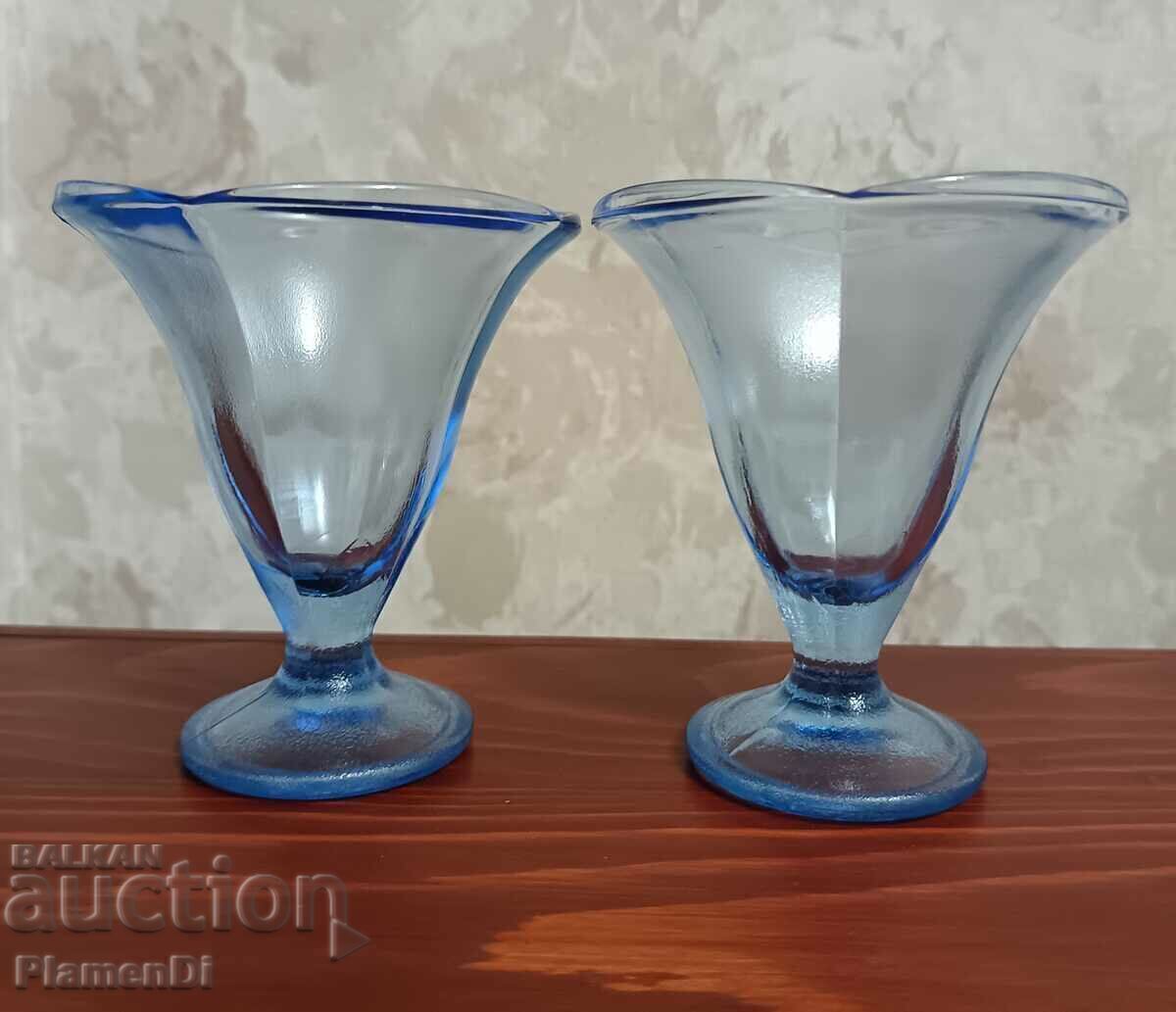 Lot of 2 Ice Cream Sundae Bowls Lot of 2 Ice Cream Sundae Bowls