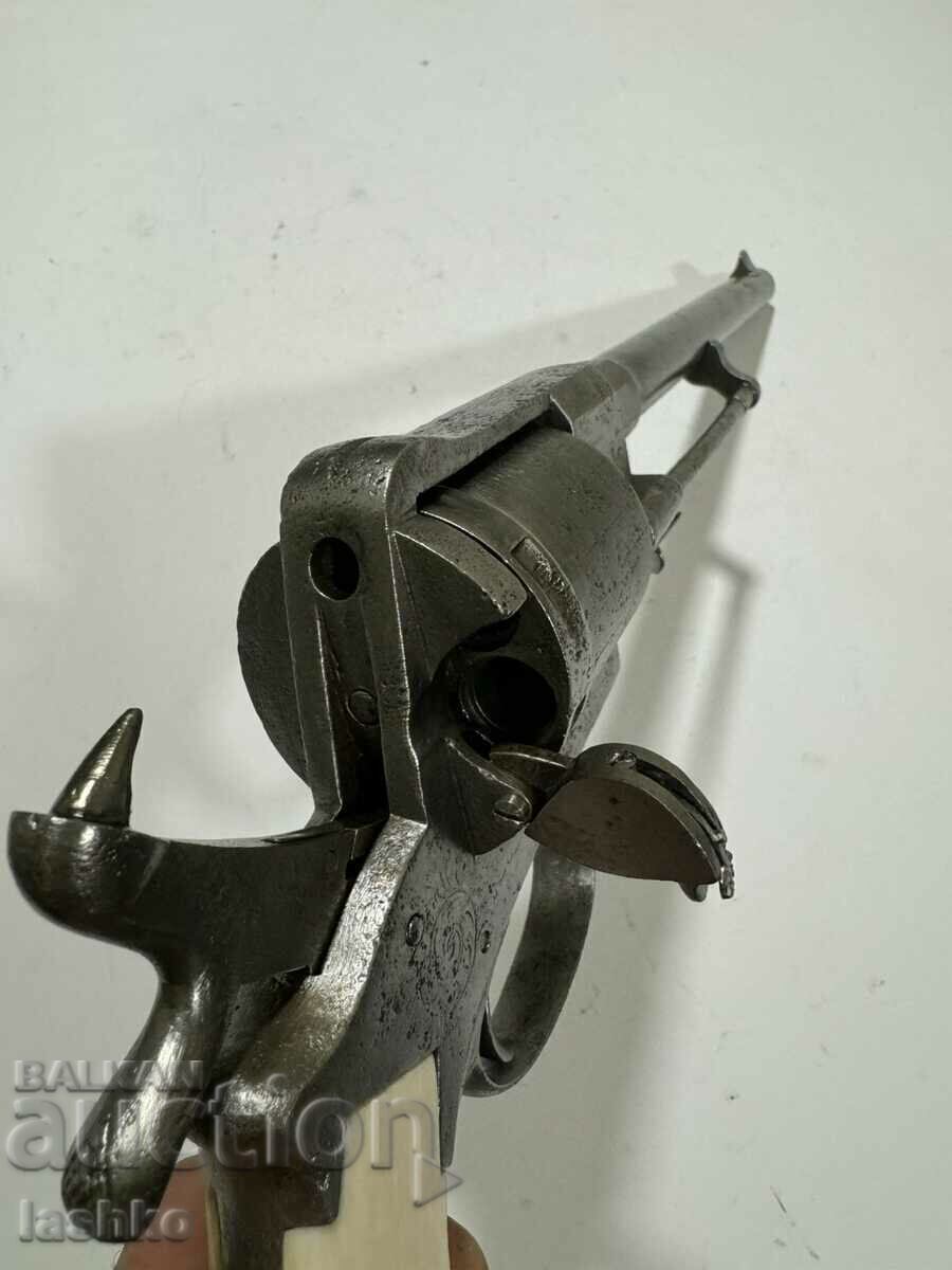 Revolver, pistol, shotgun - 6 Revolver, pistol, shotgun - 6