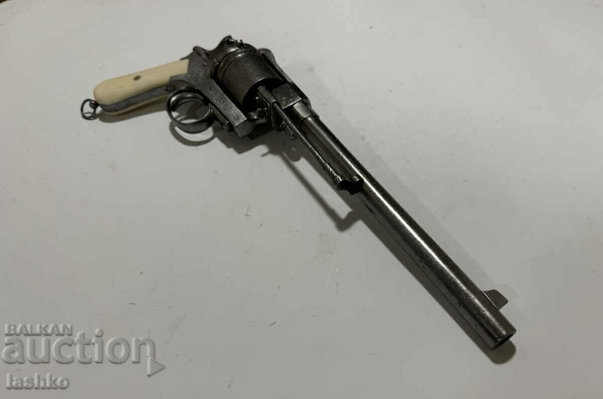 Revolver, pistol, pușcă