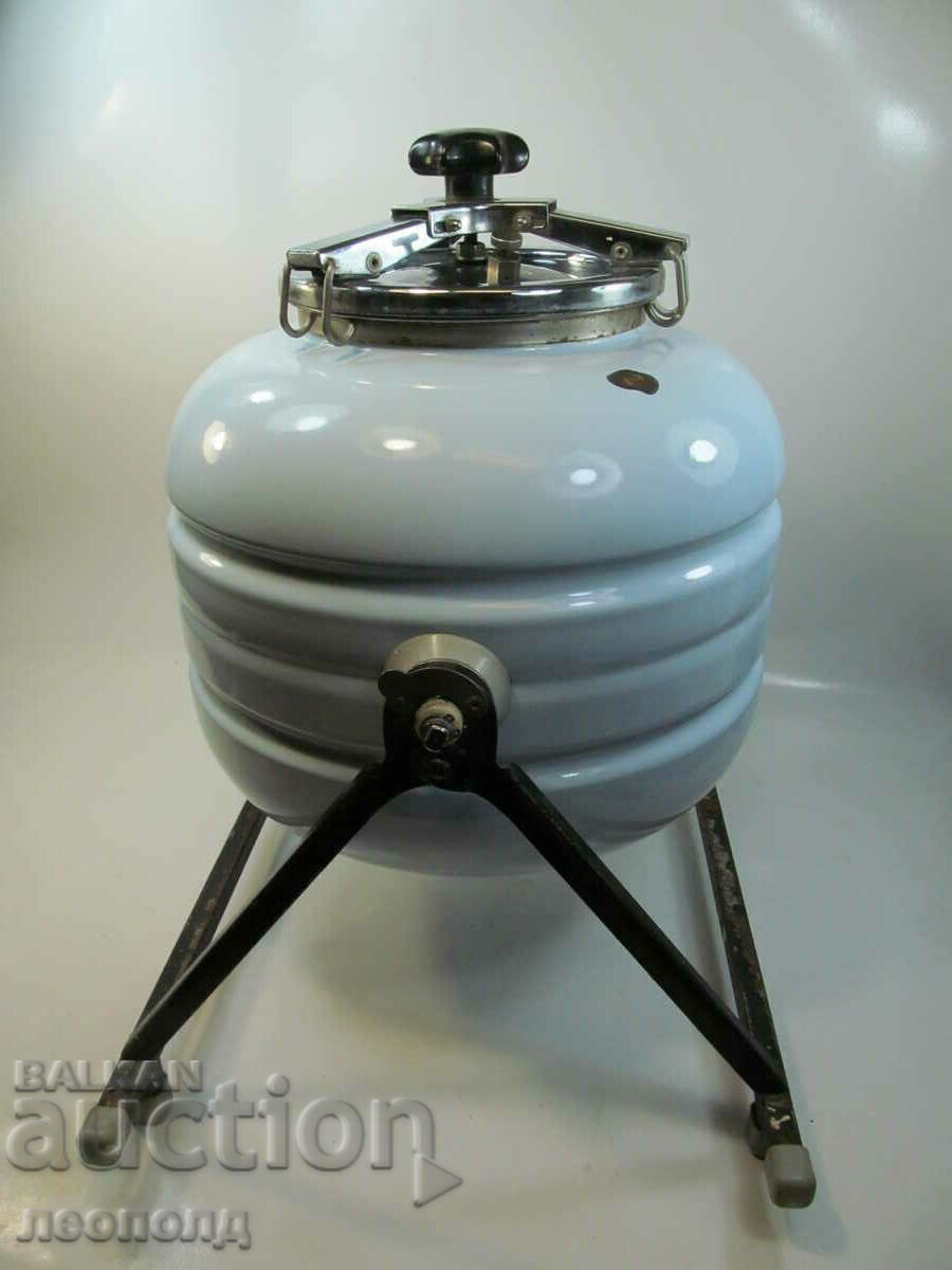 Livrarea SĂLĂTOR DE MÂNĂ VECHI RETRO SMALTĂ CU MANEVĂ Livrarea SĂLĂTOR DE MÂNĂ VECHI RETRO SMALTĂ CU MANEVĂ