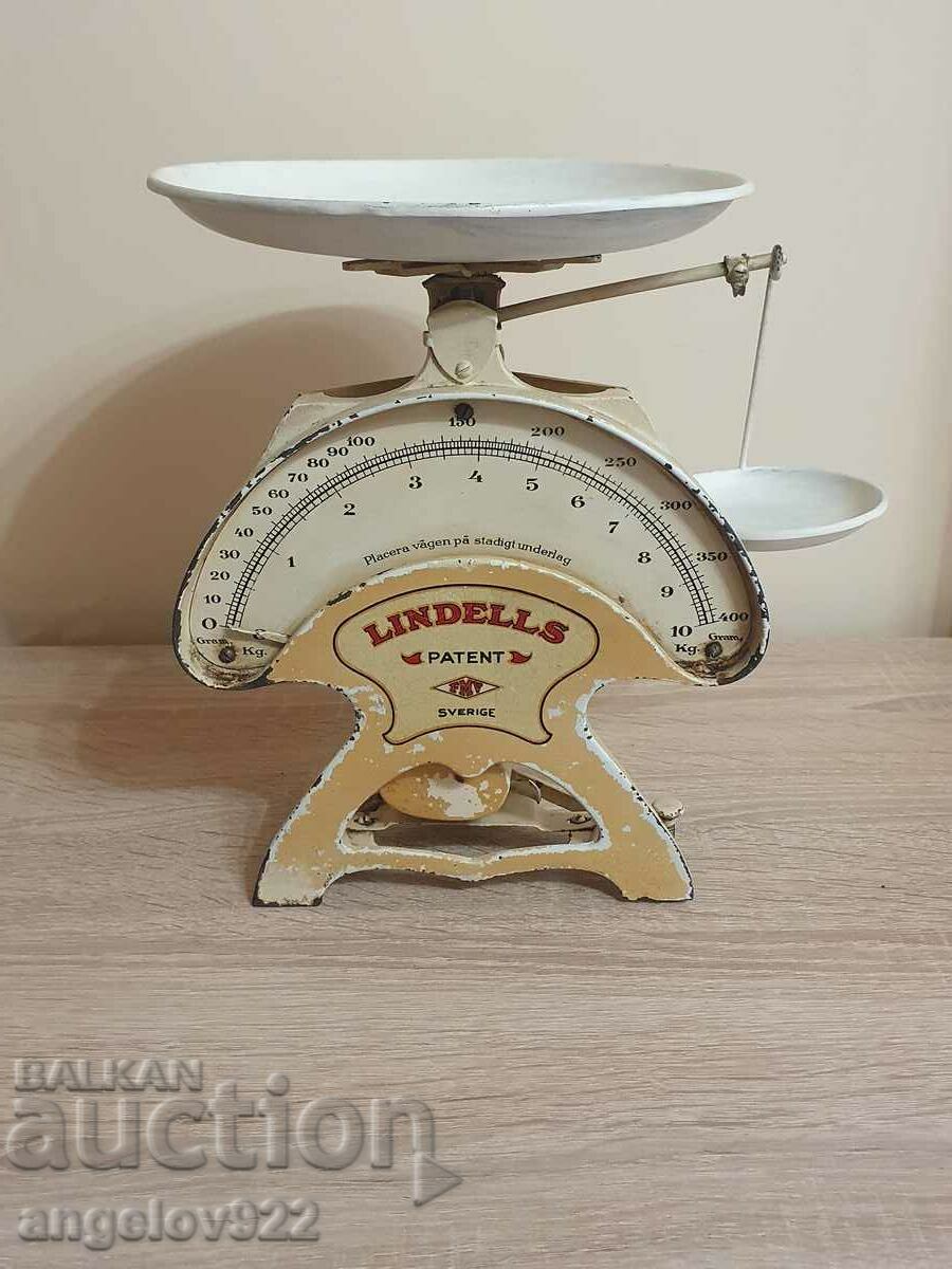 Vintage metal scale LINDELLS 10 kg.